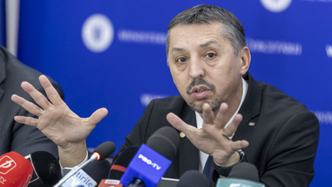 Ministrul Educației a semnat noile planuri-cadru pentru liceu. Ce s-ar putea schimba în programa școlară