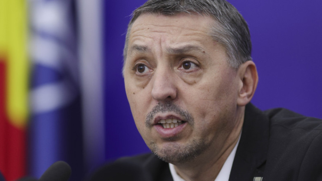 Exclusiv Daniel David: Reducem procentul de burse acordate elevilor, meritul să fie merit. Ce spune ministrul despre cele ale studenților