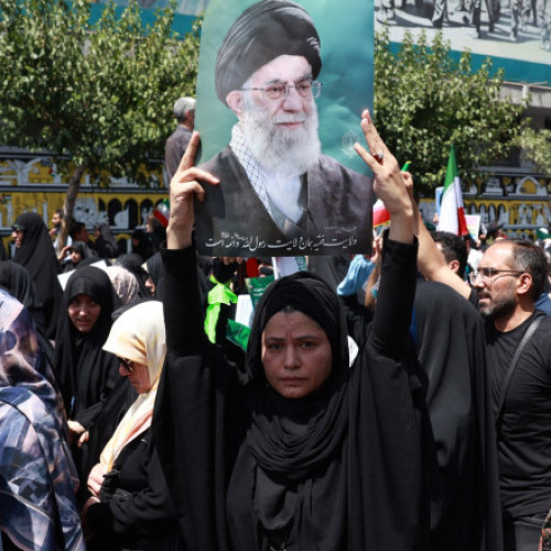Analiză Opțiunile ayatollahului. Ali Khamenei se confruntă cu cea mai gravă provocare din cei 36 de ani în care a condus Iranul