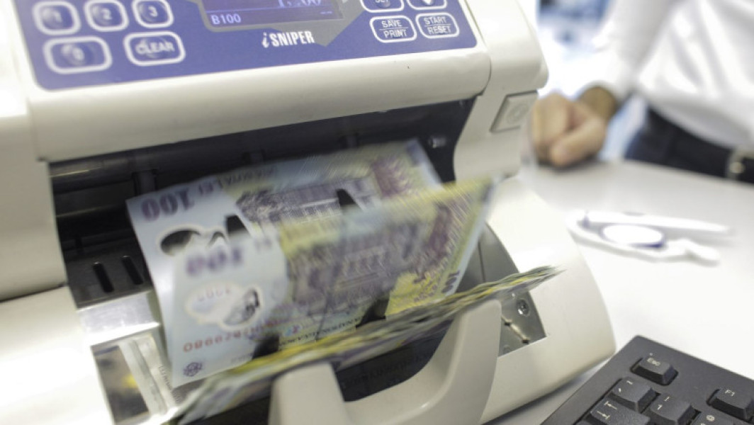 Guvernul vrea să plafoneze pensiile și salariile și anul viitor. Anunțul făcut de Ilie Bolojan