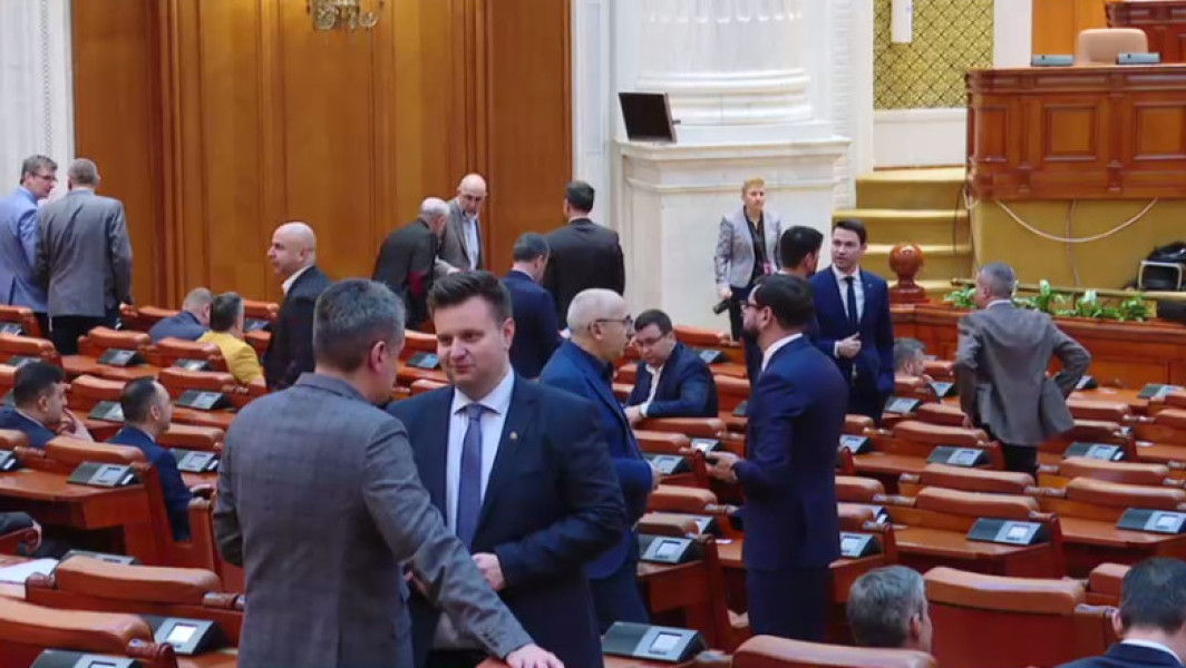 Exclusiv Sinecurile pentru politicieni, rude, foști demnitari, mai importante decât reforma. Legea, inițiată dar și blocată apoi de PSD și PNL