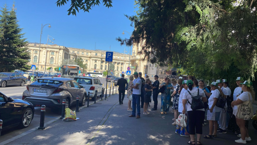 Video A 4-a zi de proteste. „Copiii și bătrânii din grija noastră sunt și responsabilitatea voastră” spun angajații din asistență socială
