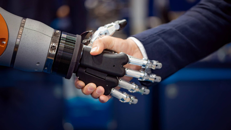 Microsoft identifică posturile cel mai expuse automatizării prin inteligența artificială